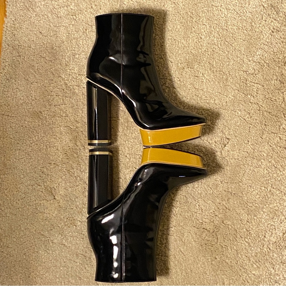 Calvin Klein Bernadet Platform Black Gold Patent Leather Boots size 5 - Picture 4 of 7